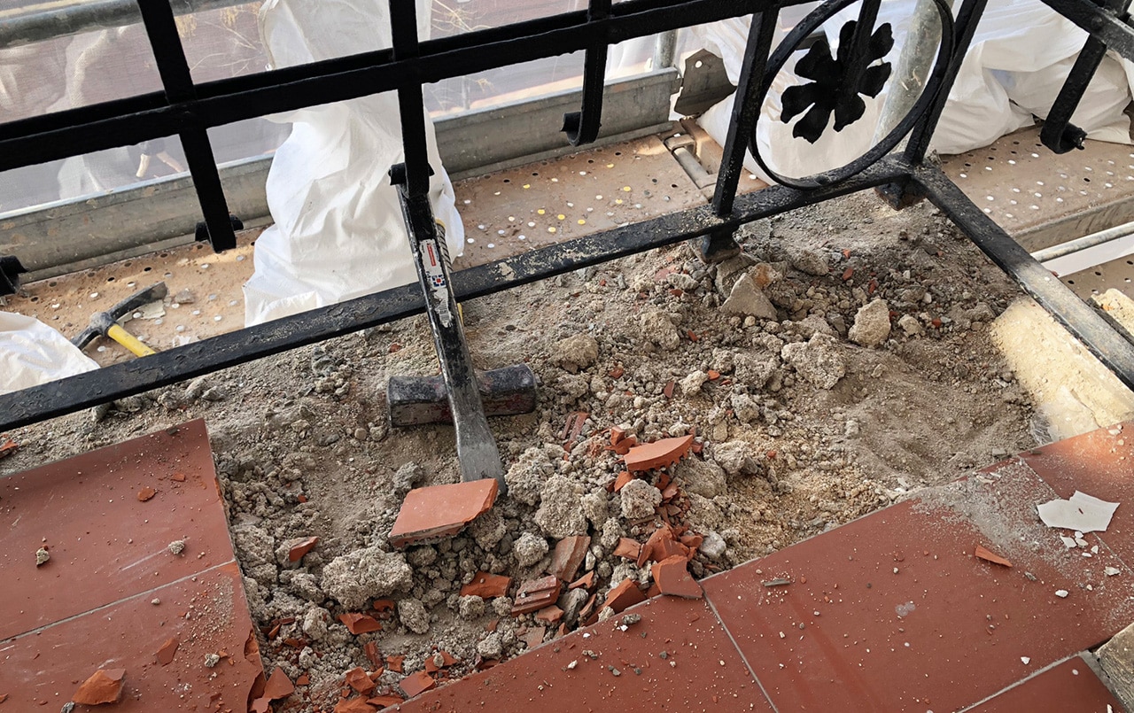 Reconstrucción de balcones.