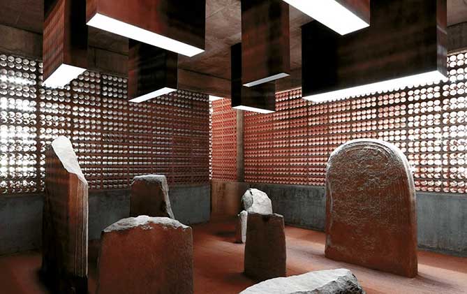 Premio Mies van der Rohe 2015. Espacio Transmisor del Túmulo | Dolmen Megalítico de Seró / Estudio de arquitectura Toni Gironès (Seró, España).