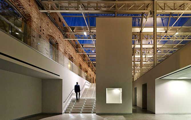 Premio Mies van der Rohe 2015. Centro Cultural Daoíz y Velarde / Rafael de La- Hoz Arquitectos (Madrid, España).